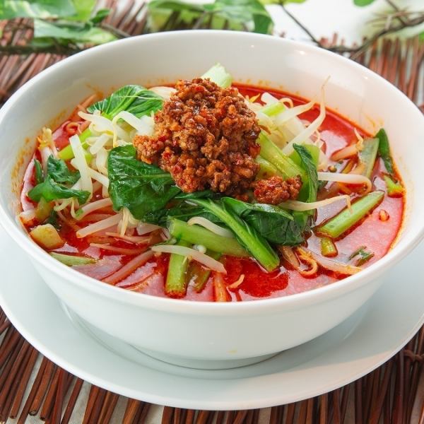 冷凍一切なし！毎日皮から手づくりする自慢の餃子を味わって頂けます。清潔で開放感のある店内は、普段の食事からカジュアルなデートシーン、ご宴会まで様々な用途でご利用いただけます。