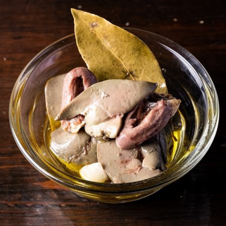 Chicken liver and heart confit (chicken liver and heart simmered in low-temperature oil)