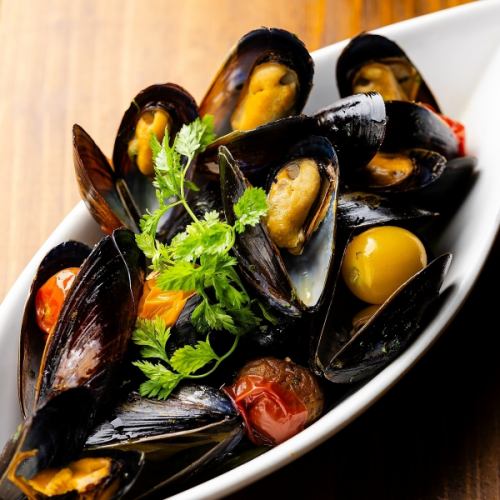 Steamed Mussels in White Wine ~Escargot Butter~