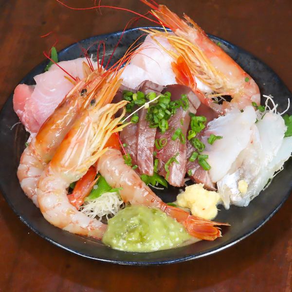 豪華刺し盛り付き！！単品飲み放題2,420円♪