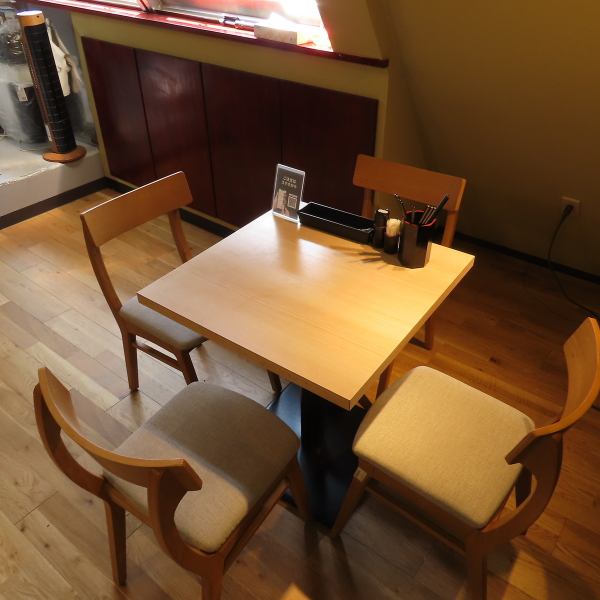 【気軽に飲めちゃう☆フラッとサク飲み】店内にはカウンターのお席も6席ご用意しております◎「今日は中華が食べたい…」と思ったらすぐご来店を！お一人様でも気軽に本格中華の味をご賞味いただけます★ランチや朝食時間の営業もしておりますので、いつご来店頂いても美味しく本格的な中華料理をお楽しみいただけます♪