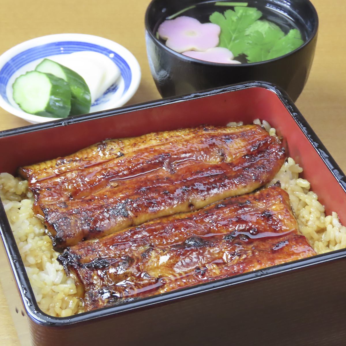炭火焼うなぎと柳川鍋を味わう落ち着きの和食処