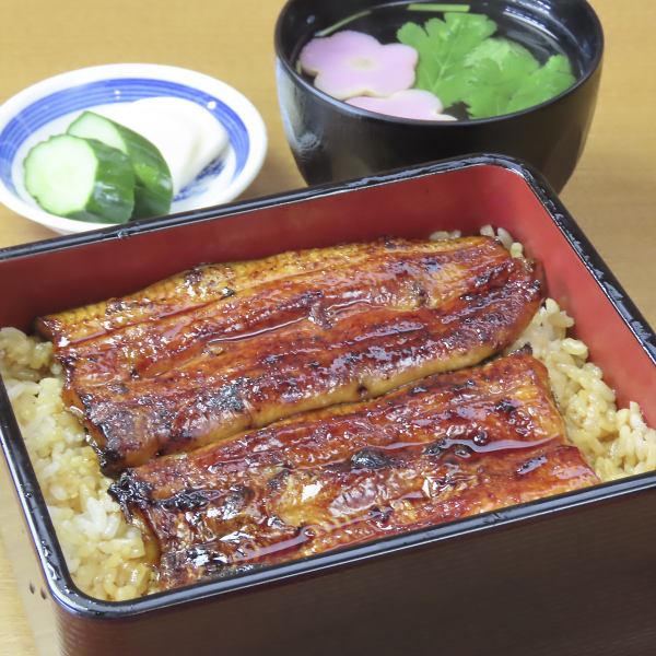 その日一番の国産うなぎを炭火焼きで堪能