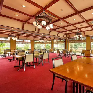 【テーブル個室】お食い初めや一升餅、子供の日や母の日のお祝いなど、甲羅本店の上質な個室をご利用ください。