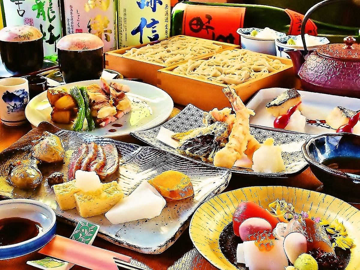 日式日式酒吧，供應嫩蕎麥麵。您可以享用心臟和當地清酒的美味佳餚。