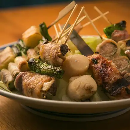 For those experiencing Tengu for the first time.Our #1 best-seller! 2-hour all-you-can-drink included! 8-course charcoal-grilled skewer meal for ¥5500