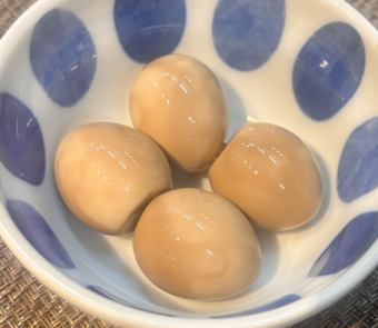 Quail eggs with seasoning
