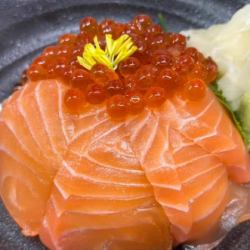 サーモンといくらの親子丼