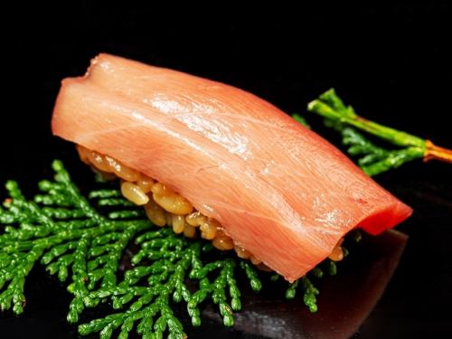 生本マグロ中トロ【握り】