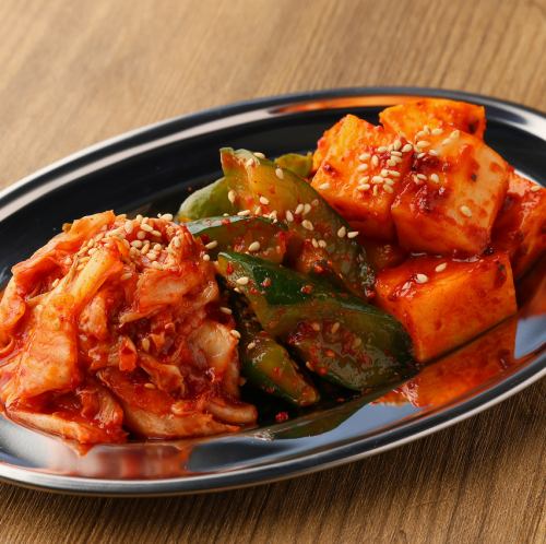 キムチ盛り合わせ