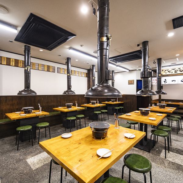 店内が見渡せるすっきりとした内装【高槻/高槻市/焼肉/高槻駅/高槻駅/食べ飲み放題/高槻市駅/高槻市駅居酒屋/ランチ/高槻 焼肉/食べ放題/牛角/あたぼうや/女子会/送別会/歓迎会】