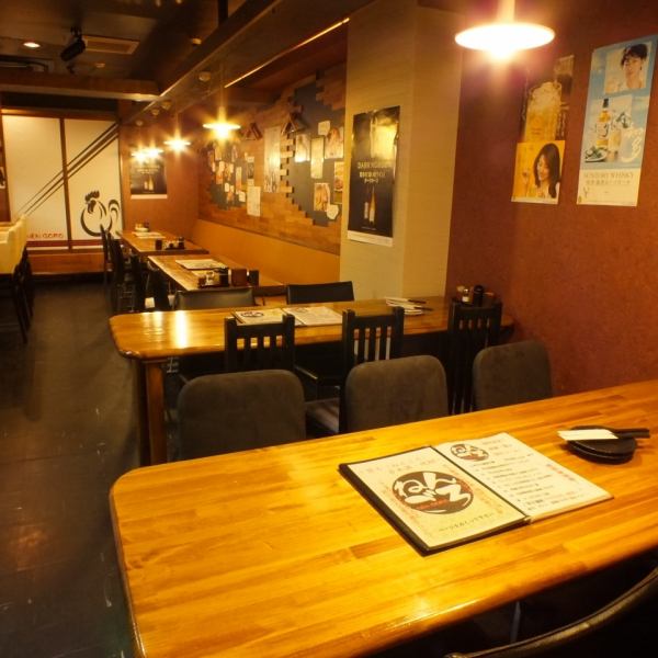 アレンジ自由のテーブル席は会社帰りのサク飲みや仲間との飲み会にぴったり♪座敷の完全個室もあり♪各種宴会のご予約お待ちしております。