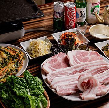【オーダー式食べ放題】厚切りサムギョプサルや肩ロース、人気のチヂミも好きなだけ楽しめる！
