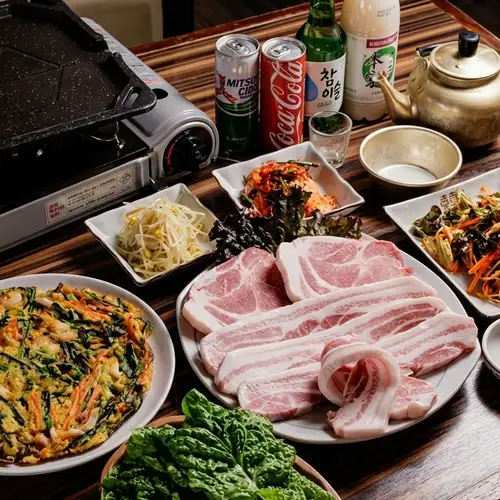 【女性人気!】あふれる肉汁と極上の甘み!厳選「サムギョプサル」食べ放題コース