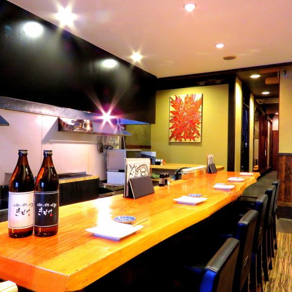 Fully equipped with counter seats, digger seats and table seats.We offer a cozy space, courteous service and fresh cuisine.