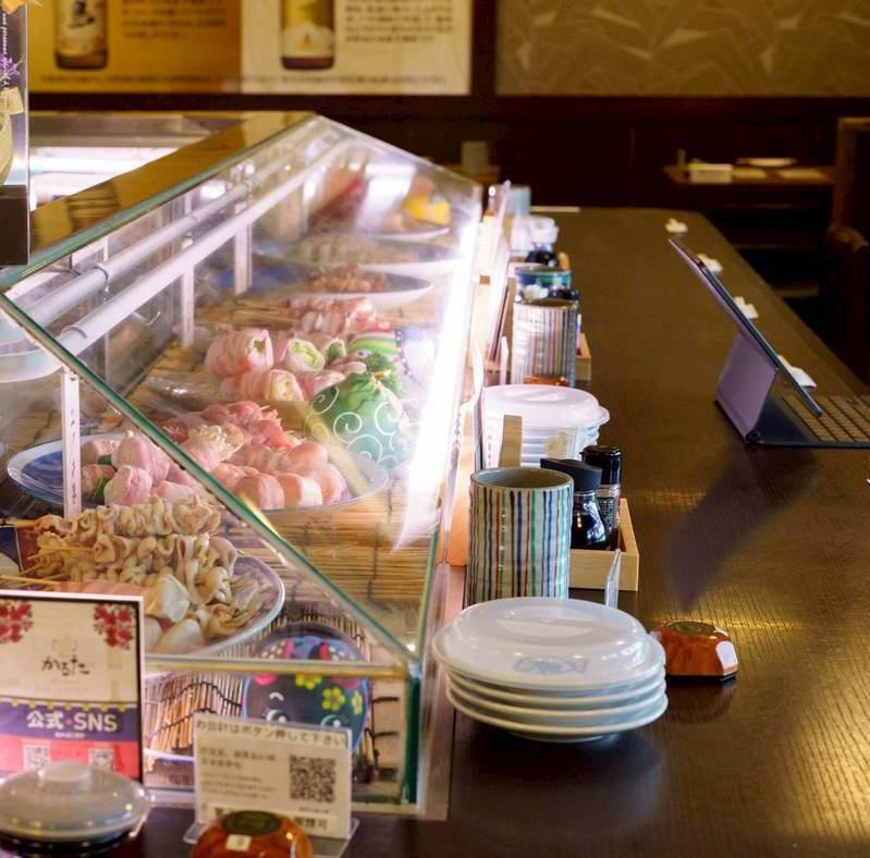 我們提供以時令食材手工製作的菜餚。