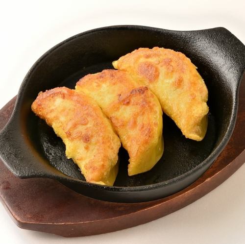 大山鶏と蓮根のジャンボ焼き餃子3個