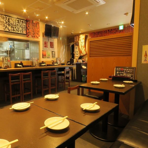 On Saturdays and Sundays, if you make a reservation by phone the day before, we will be available from 14:00 to 17:00 ♪ We have table seats according to the number of people.The inside of the store is not too bright and has a calm and cozy atmosphere.It is perfect not only for one person, but also for a crispy drink on the way home from work or a drinking party with friends ◎