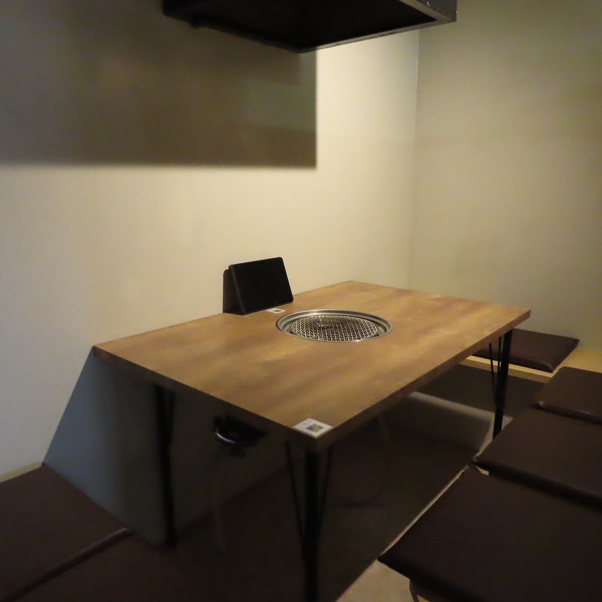 デートでお隣で食事されたい方や掘りごたつ個室もございます♪