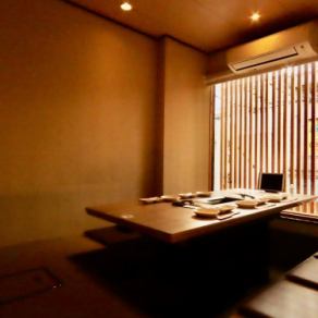 [2nd floor private sunken kotatsu seating] We have private sunken kotatsu seating available for 2 to 6 people.This seating is a private space with sunken kotatsu tables, so you can relax in comfort.Enjoy special moments such as anniversaries and business meetings in a relaxing atmosphere.