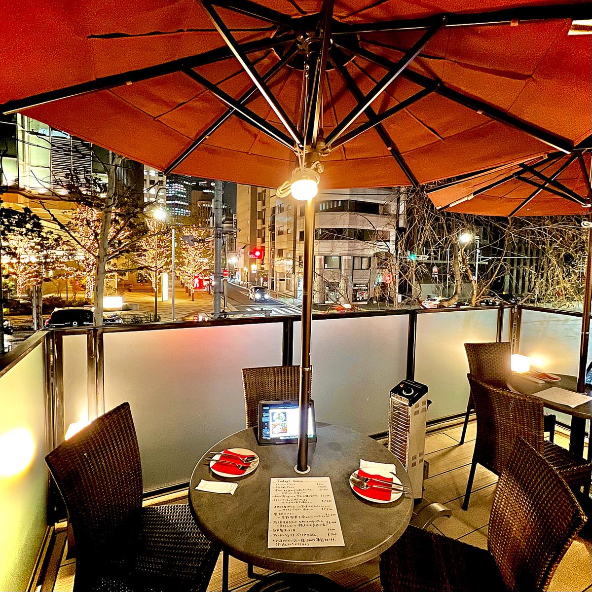 All-you-can-drink options and private reservations available! 4-minute walk from Mitsukoshimae Station Popular Italian & Bar for girls' night out and dates
