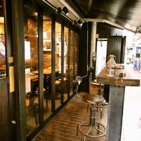 We have terrace seats with a spacious feel, so you can enjoy them with your delicious meal.