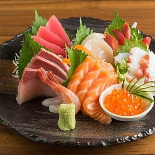 【市場直送】鮮魚盛り合わせ980円~&本マグロ880円~