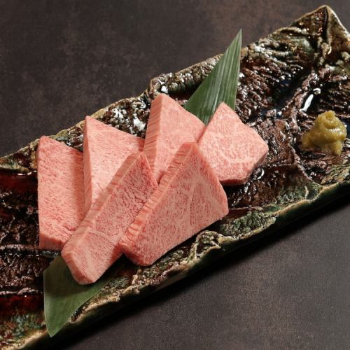 店主の目利きが光る「最高鮮度の黒毛和牛」