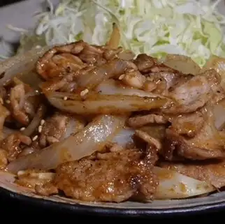 술의 팔꿈치에 생강 구이