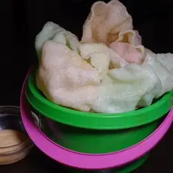 一桶虾片