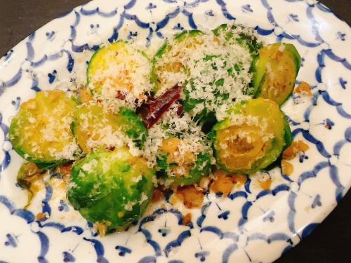 旬！芽キャベツのにんにく炒め