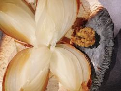 Awaji onion with skin