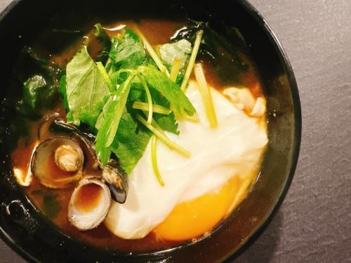 Shijimi red soup with egg