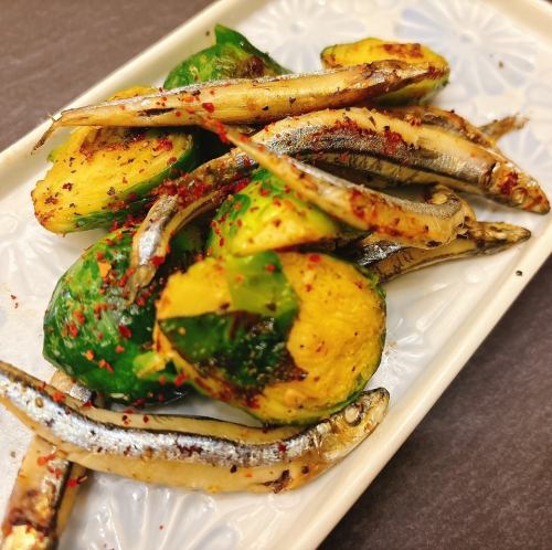 芽キャベツときびなごのペッパーオイル焼き