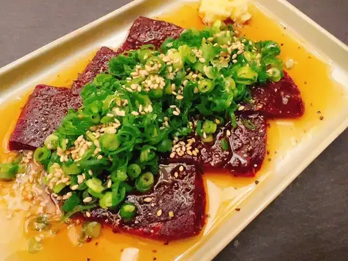 美味!ミンク鯨の赤身生姜塩