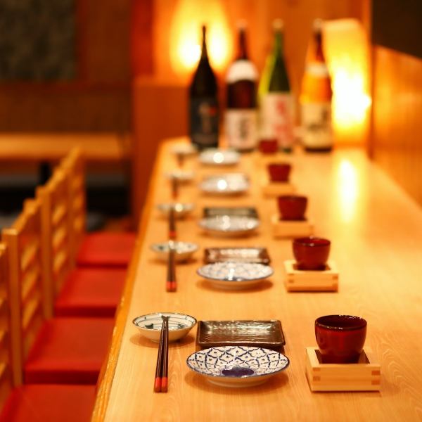 【카운터석】저희 가게 자랑의 요리를 눈앞에서 즐겨 주시고, 보다 한층 식욕을 돋웁니다♪소수로 이용해 주세요♪ 이용시에는 예약을 부탁드립니다.엄선한 술과 신선하고 맛있는 생선회, 오뎅 등 맛있는 식사를 마음껏 즐기세요.【시즈오카역 이자카야 참치 음료 무제한 오뎅 일본술】