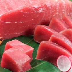 raw tuna sashimi