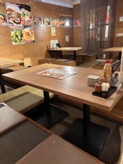 It can accommodate up to 38 people! The sunken kotatsu seats are perfect for families with small children or mommy get-togethers.