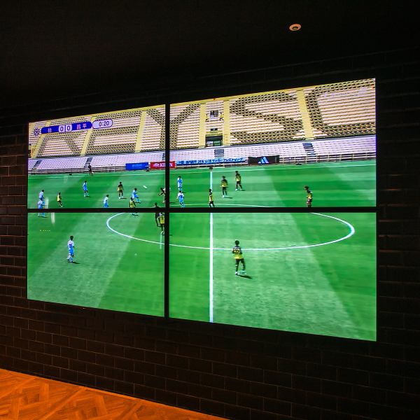 【スポーツ観戦にアクティビティも◎】活気あふれる店内はみんなでワイワイと楽しむのに最適な場所です。スポーツ観戦をしながら、美味しいお食事を味わえる居心地の良い雰囲気で、歓送迎会や誕生日、二次会などの特別なイベントにもぴったりです。仕事帰りにも気軽に立ち寄れるカジュアルさが魅力です。