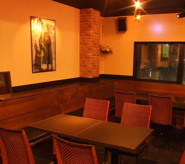 [Private booking available] The window-side box seats can be reserved for half of the venue for 20 people, or the entire venue can be reserved for 30 people up to a maximum of 40 people! We are equipped with monitors, so we can take care of the after-party and other events. We will cooperate with you to meet the organizer's requests for decorations, etc. Please feel free to contact us in that case...