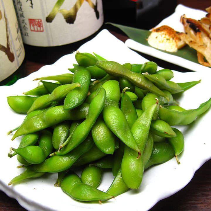 Boiled green soybeans harvested in the morning