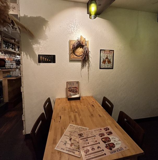 ≪店内いたるところに可愛らしいドライフラワーが☆≫テーブル席はレイアウト自由！2名様から最大24名様超でご利用OK♪少人数から大型宴会まで◎女子会やお仲間同士の飲み会、会社宴会など各種ご宴会に是非ご利用下さい！