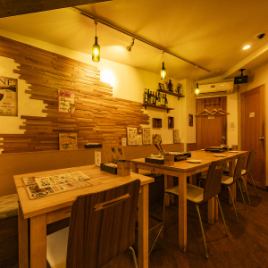 ≪4名様×2卓≫デートや女子会、会社宴会など、幅広いシーンでご利用頂けるテーブル席♪