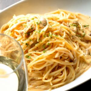 Sea urchin cream pasta