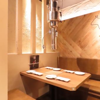 There are partitions between each table! Enjoy your yakiniku without worrying about other people!