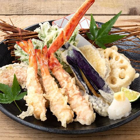 Assorted shrimp and crab tempura ~garnished with seasonal vegetables~