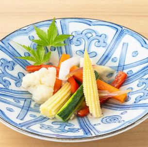 Summer vegetable pickles