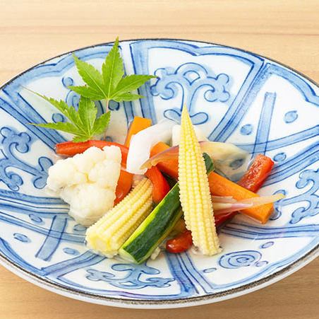 Summer vegetable pickles