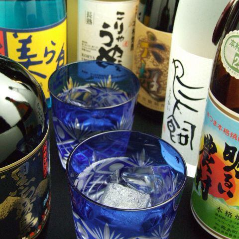 全国津々浦々から集めた日本酒や焼酎を種類豊富にご用意◎