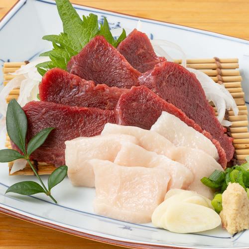 馬刺し(赤身・こうね盛り)